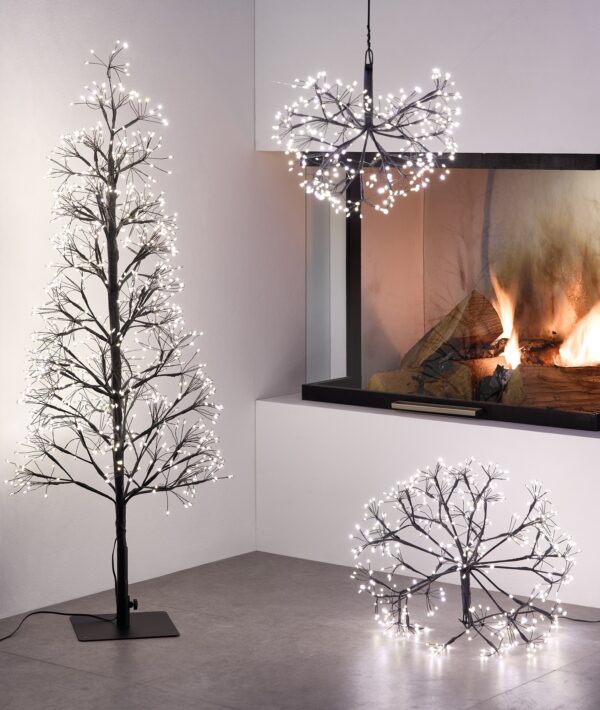 Weihnachtskugel mit Beleuchtung